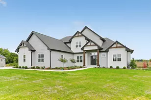 9951 Cygnet Ct, Mequon, WI 53097 - Photo 2