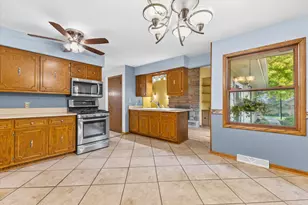 S77W22250 Eleanor St, Vernon, WI 53150 - Photo 6