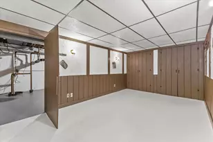 S77W22250 Eleanor St, Vernon, WI 53150 - Photo 22