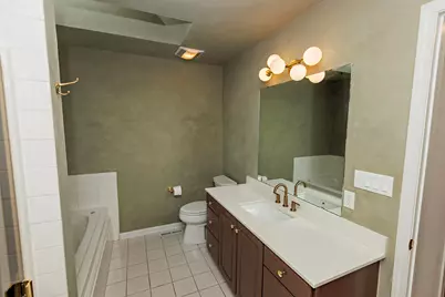1112 E Lyon St #1112, Milwaukee, WI 53202 - Photo 14