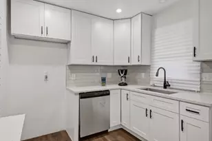 4808 S 24th St, Milwaukee, WI 53221 - Photo 6