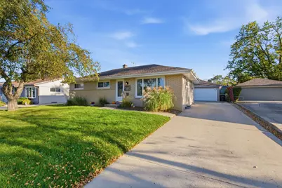 N85W15153  Macarthur Dr, Menomonee Falls, WI 53051 - Photo 4
