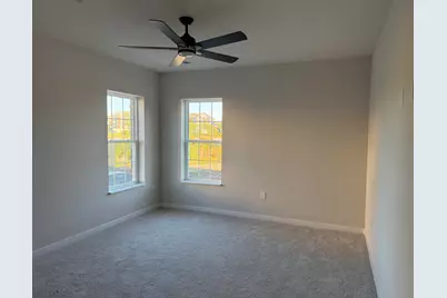 2398 W Colonial Woods Dr #101, Oak Creek, WI 53154 - Photo 8