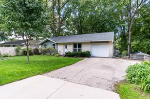 3500 Cliffside Dr, La Crosse, WI 54601 - Photo 2
