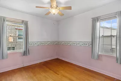 10533 W Everett Cir, West Allis, WI 53214 - Photo 12