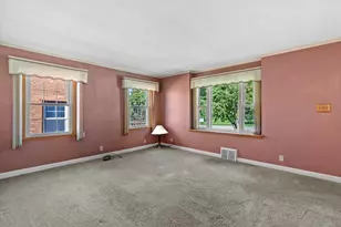 10533 W Everett Cir, West Allis, WI 53214 - Photo 6