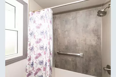 8046 W Imperial Dr, Franklin, WI 53132 - Photo 32