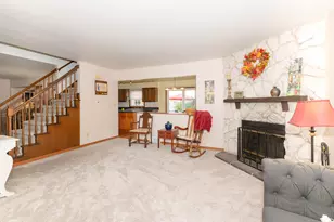 8046 W Imperial Dr, Franklin, WI 53132 - Photo 20