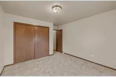 1127  Schoenhaar Dr, West Bend, WI 53090 - Photo 14