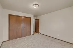 1127 Schoenhaar Dr, West Bend, WI 53090 - Photo 14