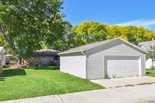 2417 S 15th St, Sheboygan, WI 53081 - Photo 24