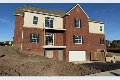 2390 W Colonial Woods Dr #102, Oak Creek, WI 53154 - Photo 6