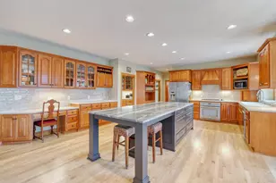 W36 Oakwood Dr, Delafield, WI 53018 - Photo 8
