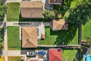 2717 S 51st St, Milwaukee, WI 53219 - Photo 34
