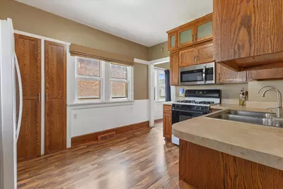 3002  Bate St, Racine, WI 53403 - Photo 10