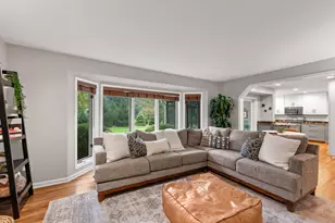 10946 N Sherwood Dr, Mequon, WI 53092 - Photo 12