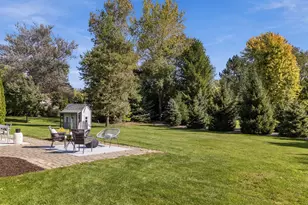 10946 N Sherwood Dr, Mequon, WI 53092 - Photo 32