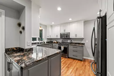 10946 N Sherwood Dr, Mequon, WI 53092 - Photo 16