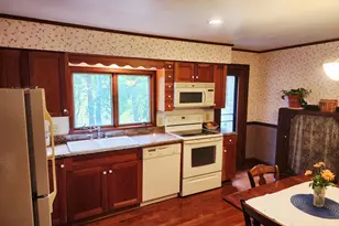 319 Elizabeth St, Watertown, WI 53098 - Photo 10