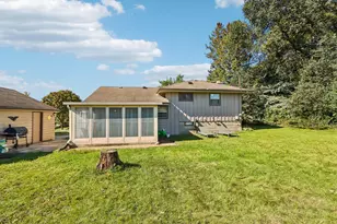 1229 Ed-Mar Circle, Waukesha, WI 53188 - Photo 24