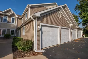 772 Bridlewood Dr, Hartford, WI 53027 - Photo 1