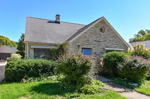 2616 N 96th St, Wauwatosa, WI 53226 - Photo 18