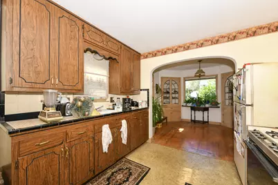 2616 N 96th St, Wauwatosa, WI 53226 - Photo 6