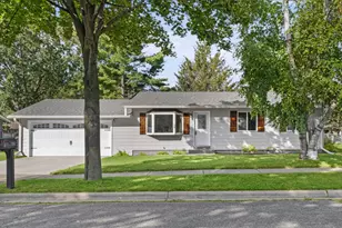 615 11th Ave, Onalaska, WI 54650 - Photo 2