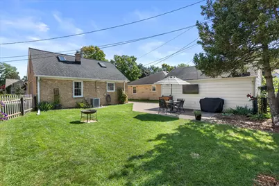 5809 N Bel Aire Dr, Glendale, WI 53209 - Photo 20