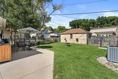 5809 N Bel Aire Dr, Glendale, WI 53209 - Photo 18