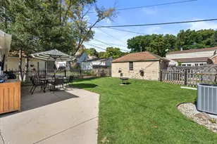 5809 N Bel Aire Dr, Glendale, WI 53209 - Photo 18