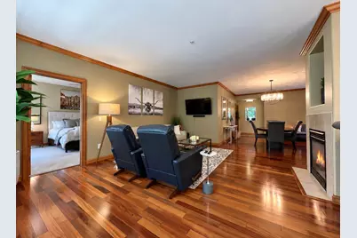 7561 W Tuckaway Pines Cir, Franklin, WI 53132 - Photo 4
