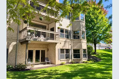 7561 W Tuckaway Pines Cir, Franklin, WI 53132 - Photo 2