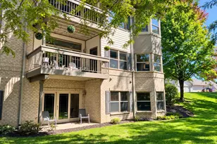7561 W Tuckaway Pines Cir, Franklin, WI 53132 - Photo 2
