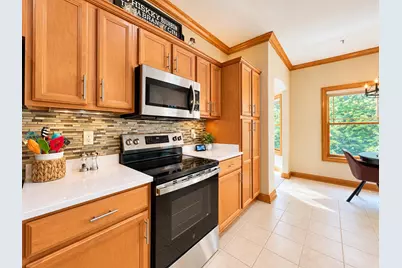 7561 W Tuckaway Pines Cir, Franklin, WI 53132 - Photo 10