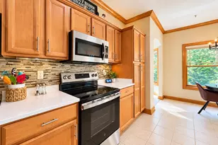 7561 W Tuckaway Pines Cir, Franklin, WI 53132 - Photo 10