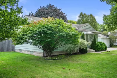 842 E Doty Pl, Milwaukee, WI 53207 - Photo 2