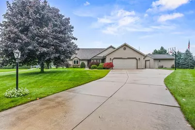 S79W15520  Foxboro Pl, Muskego, WI 53150 - Photo 2