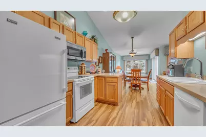 1715  Springwood Ct, Sheboygan, WI 53081 - Photo 12