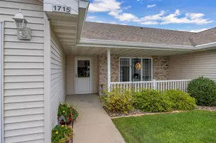 1715 Springwood Ct, Sheboygan, WI 53081 - Photo 4