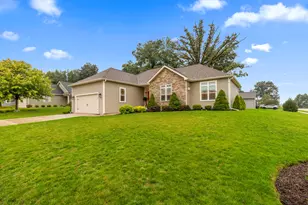 174 N Wild Flower Ln, Elkhorn, WI 53121 - Photo 2