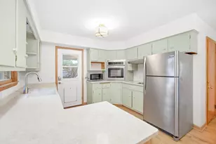 6627 Franklin Ave, Middleton, WI 53562 - Photo 6