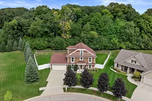 914 Durango Dr, Hartford, WI 53027 - Photo 4