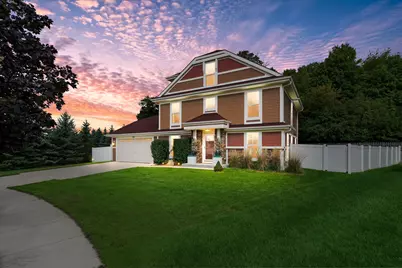914  Durango Dr, Hartford, WI 53027 - Photo 1