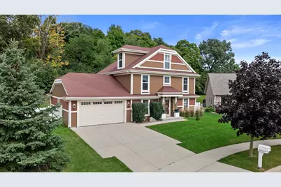 914  Durango Dr, Hartford, WI 53027 - Photo 2