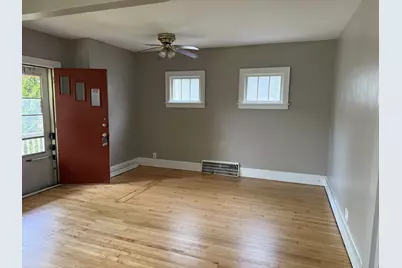 2122 S 77th St, West Allis, WI 53219 - Photo 4