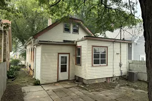 2122 S 77th St, West Allis, WI 53219 - Photo 20