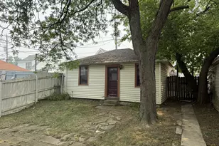 2122 S 77th St, West Allis, WI 53219 - Photo 18