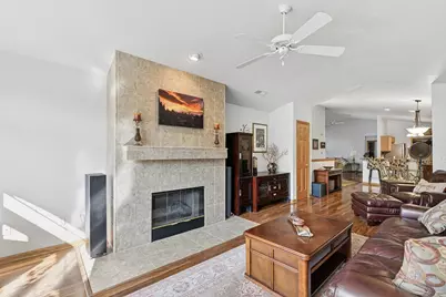 W159N4824  Graysland Dr, Menomonee Falls, WI 53051 - Photo 6
