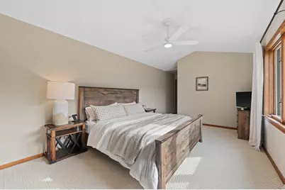 W308N1801  Westlake Cir, Delafield, WI 53018 - Photo 20